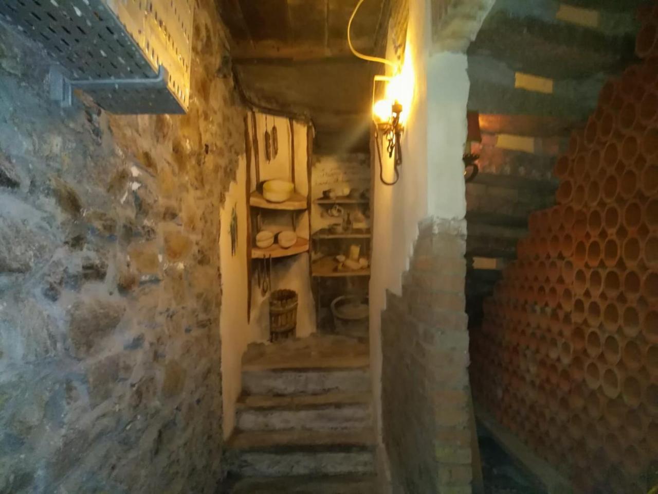 Hotel Della Posta Биаска Екстериор снимка