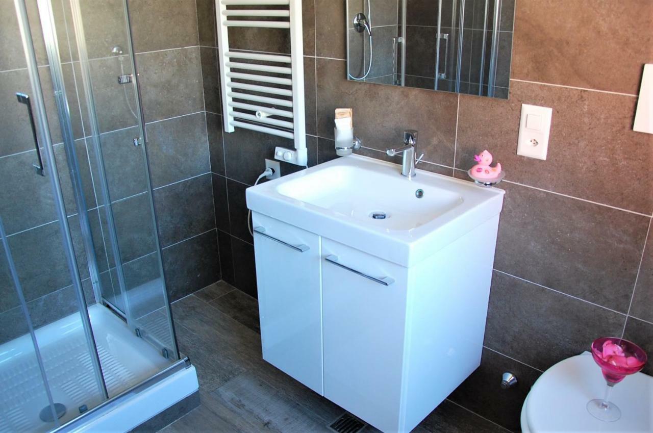 Hotel Della Posta Биаска Екстериор снимка